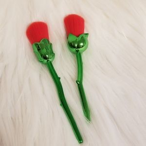 Makeup - Rose Makeup brushes Makeup - Rose Makeup brushes